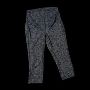 Old Navy Active Go-Dry Maternity activewear Capri Leggings Large Full panel